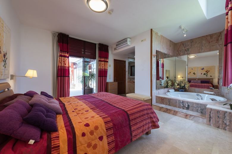 Sunset Villa