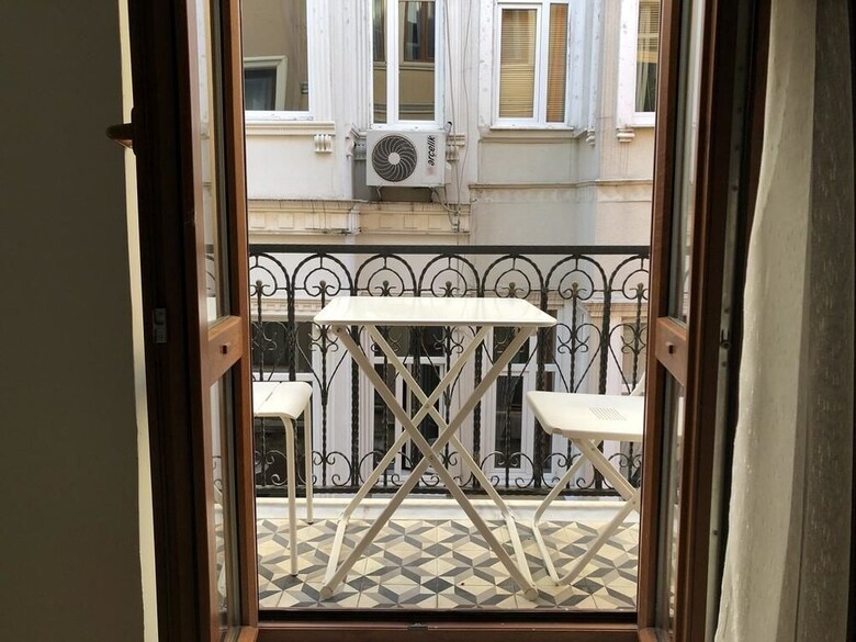 Galata No.12