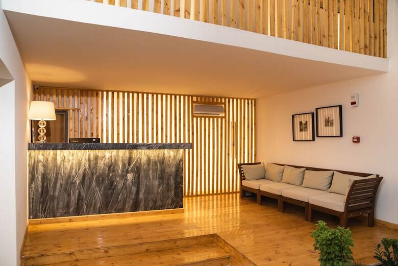 Hotel Tier Collection