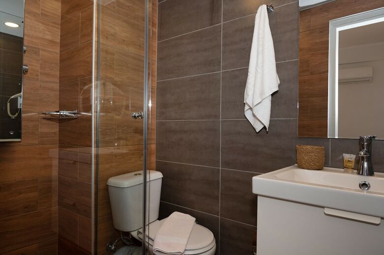 Hotel Tier Collection
