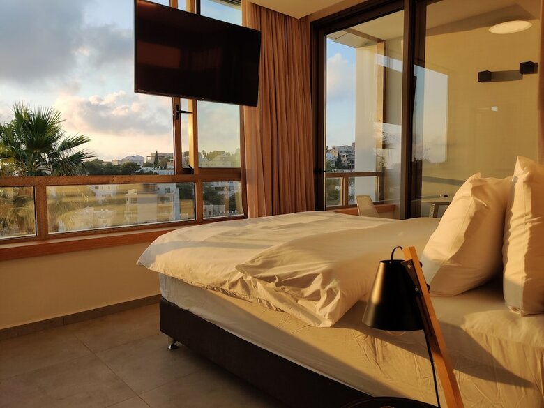 Luxury Suites By Notaly Ariel