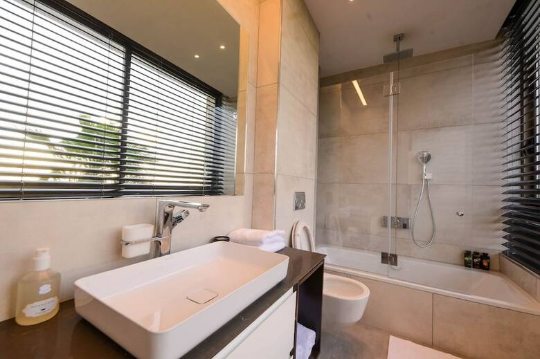 Luxury Suites By Notaly Ariel