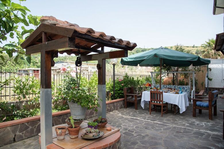 Floris Bed And Breakfast