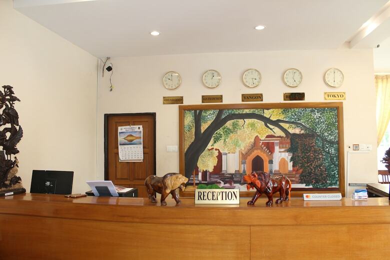 Hostal Law Ka Thit Sar Hotel - Hostel