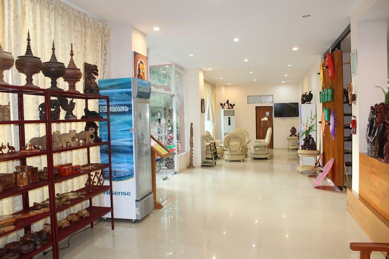 Hostal Law Ka Thit Sar Hotel - Hostel