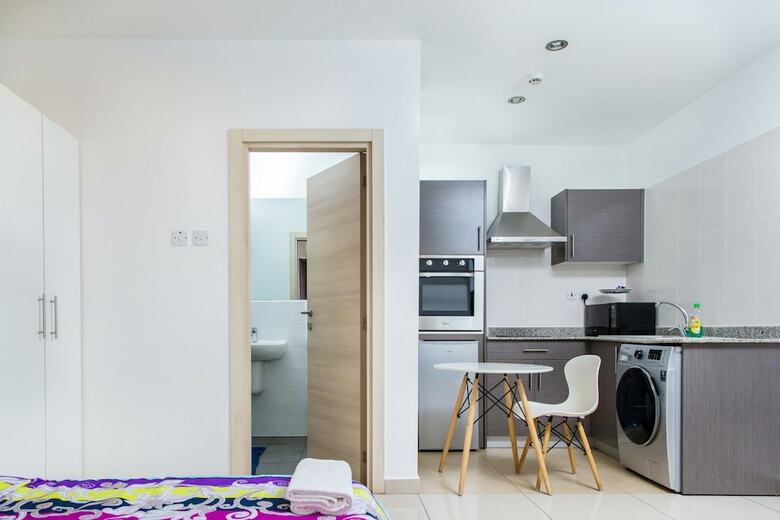 Royalty Apartments