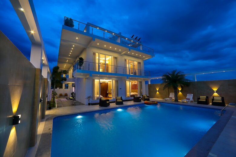 Villa Den's Beach House