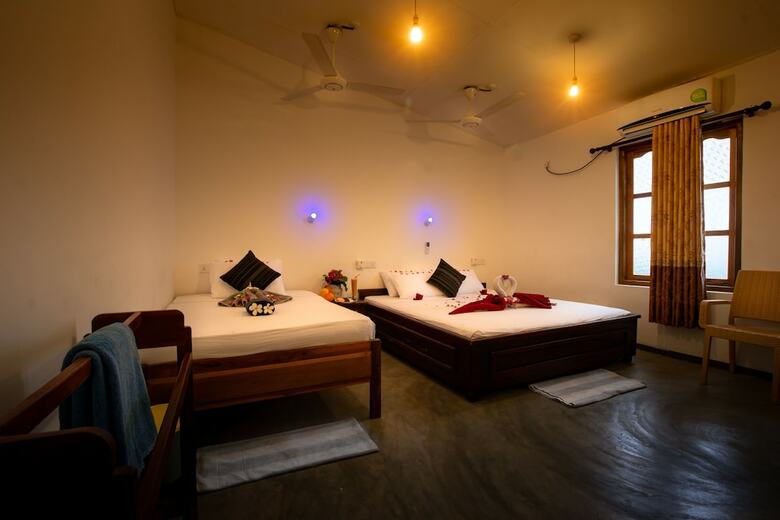 Hostal The Surf Access Guest House