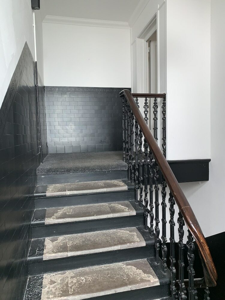 Village Tavern Apartment
