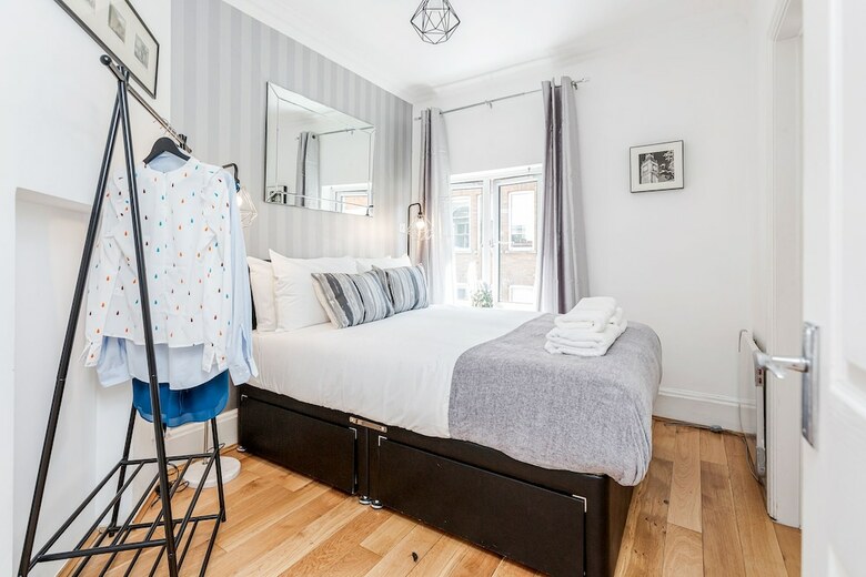 Trendy Covent Garden Apartment