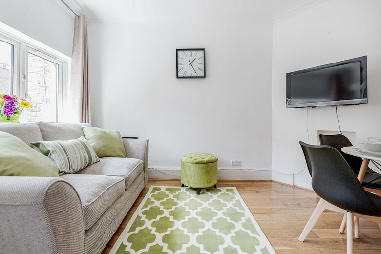 Trendy Covent Garden Apartment