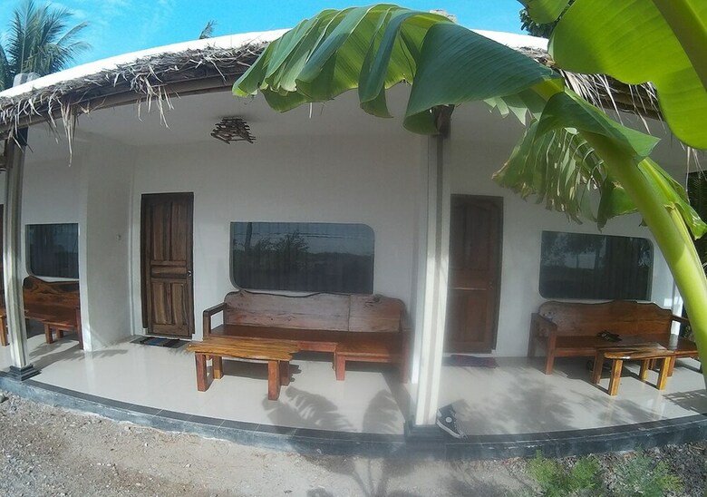 Hostal East Lombok Dive Hotel - Hostel