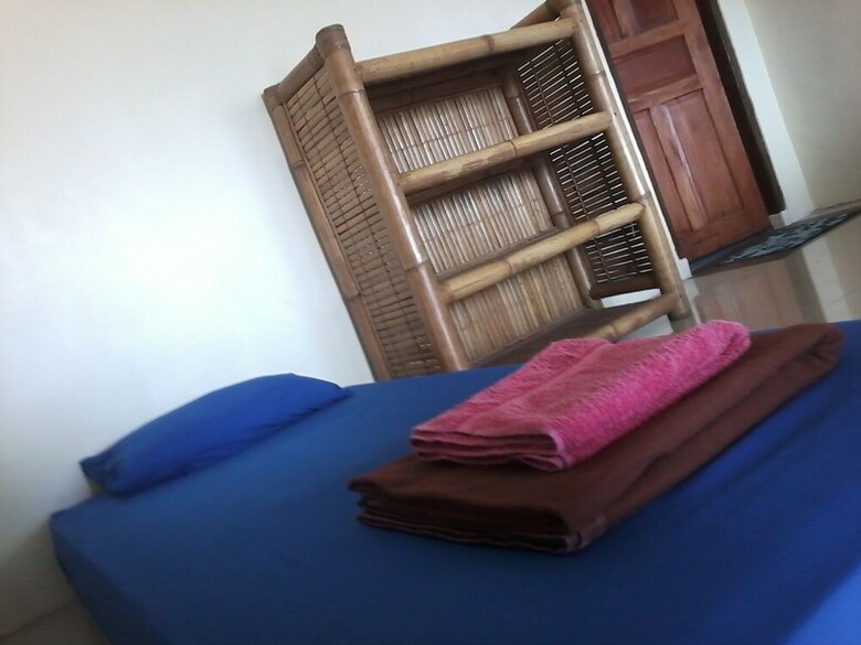 Hostal East Lombok Dive Hotel - Hostel