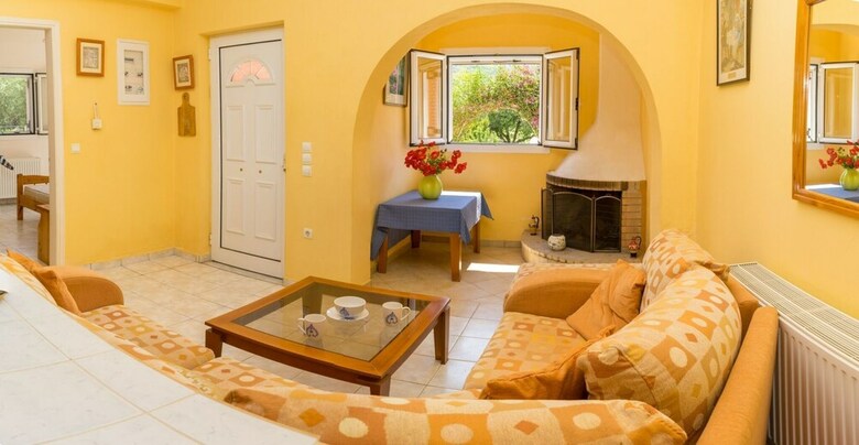 2 Bed House With Mountain View