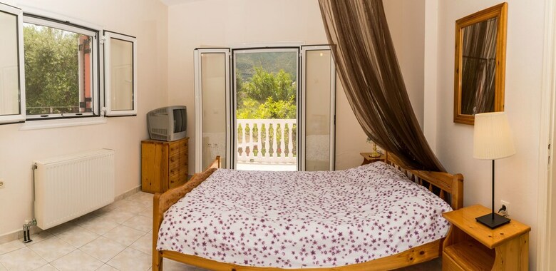 2 Bed House With Mountain View