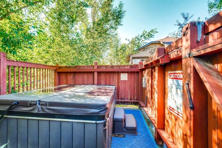 Cascades Townhomes Shasta 4