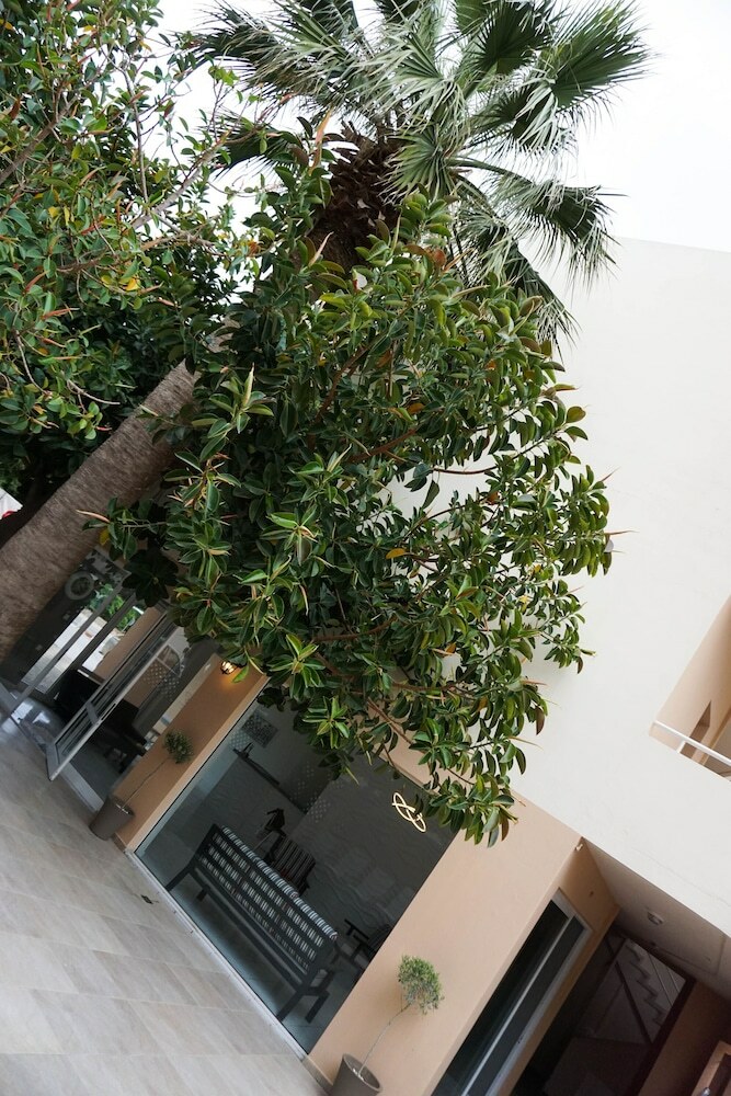 Dioni Hotel