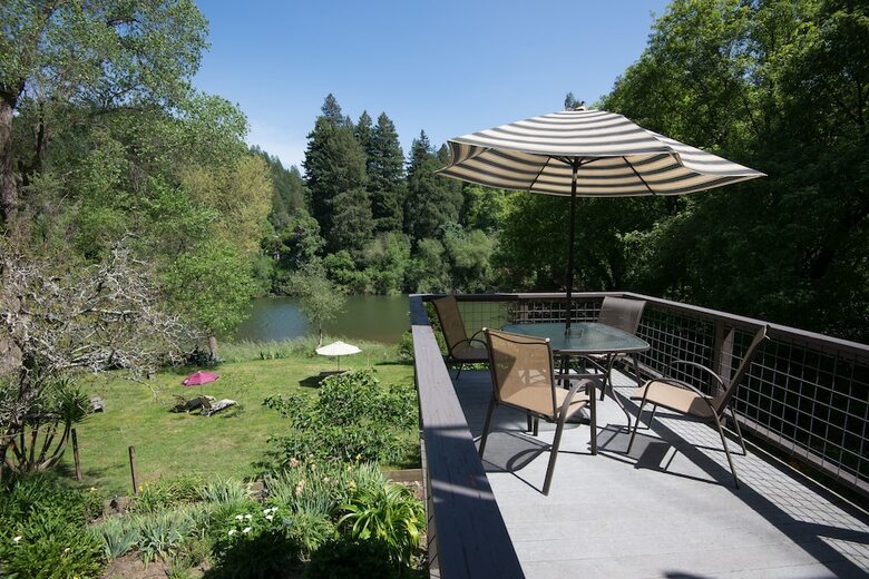 Hotel River View Garden Resort
