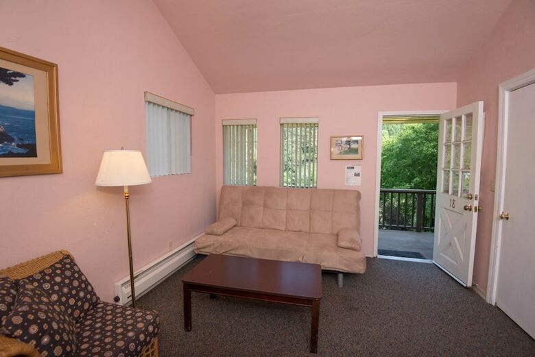Hotel River View Garden Resort