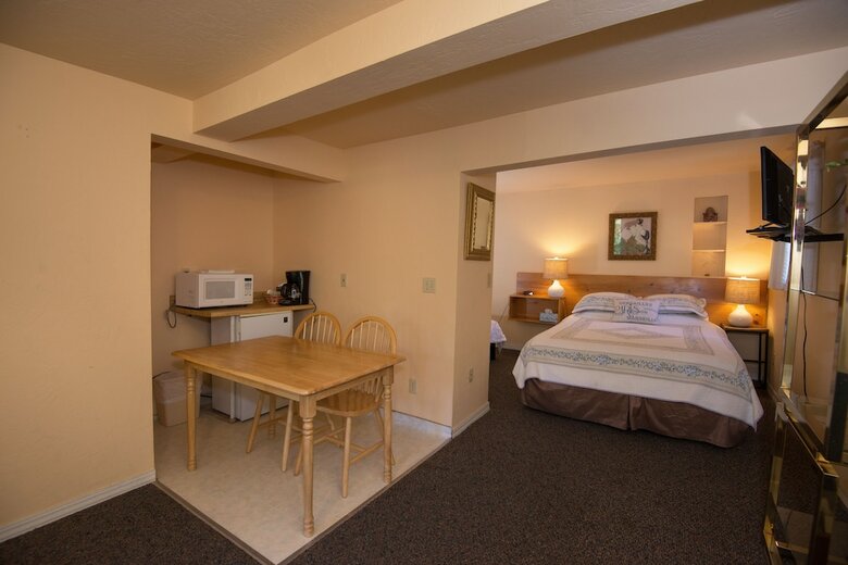 Hotel River View Garden Resort