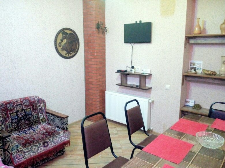 Apartment On Atskuri Str