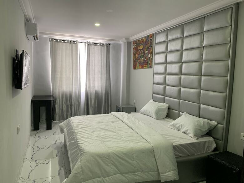 Grandbay Luxury Hotel