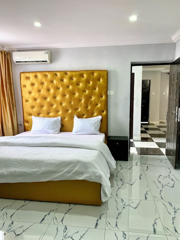 Grandbay Luxury Hotel