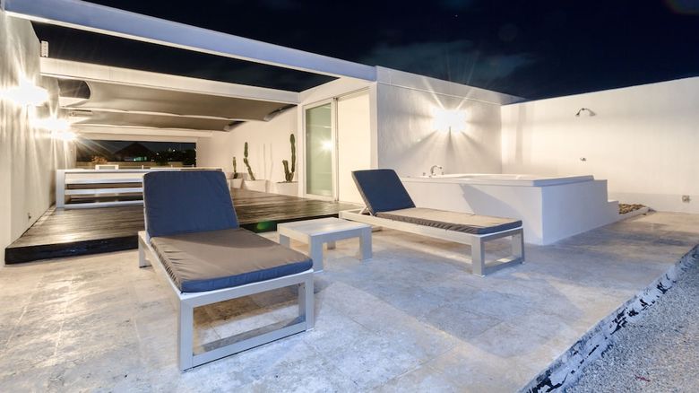 Aparthotel Luxury Condos At Magia