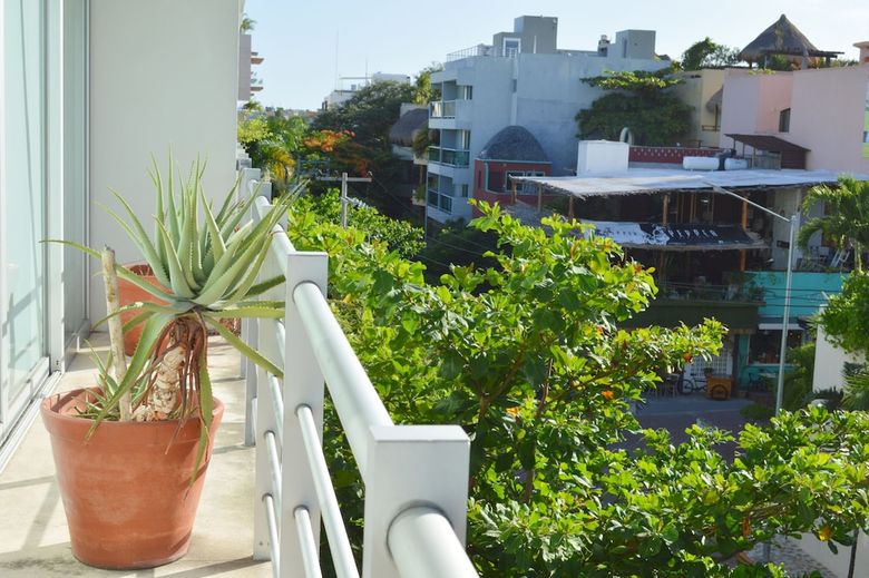 Aparthotel Luxury Condos At Magia