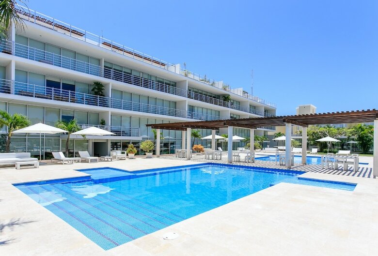 Aparthotel Luxury Condos At Magia
