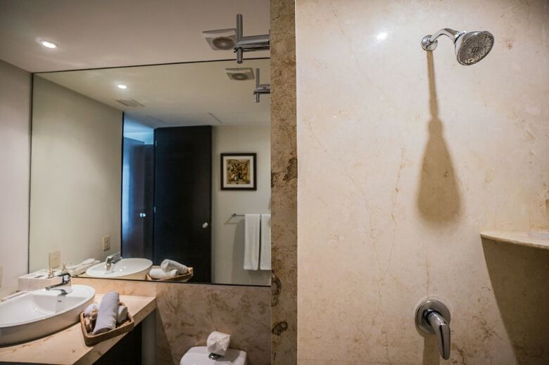 Aparthotel Luxury Condos At Magia