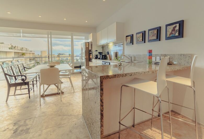 Aparthotel Luxury Condos At Magia