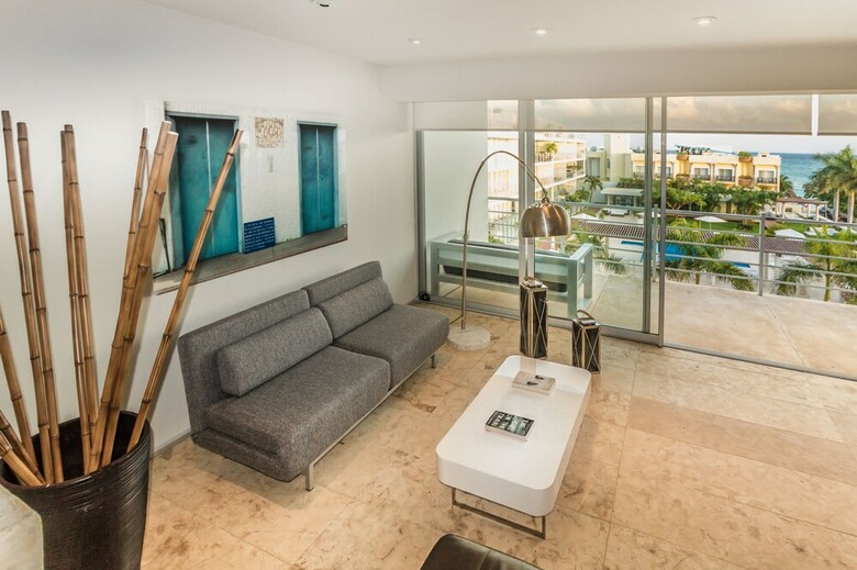 Aparthotel Luxury Condos At Magia