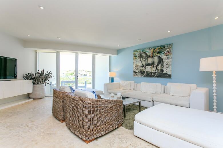 Aparthotel Luxury Condos At Magia