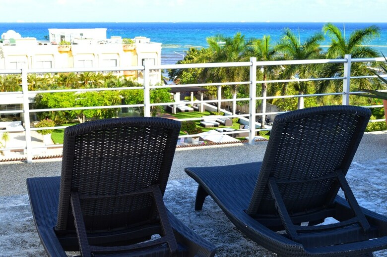 Aparthotel Luxury Condos At Magia