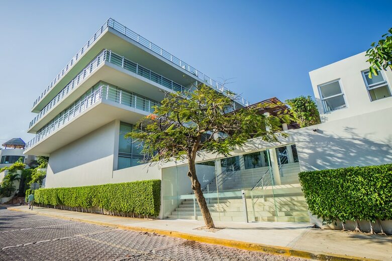 Aparthotel Luxury Condos At Magia