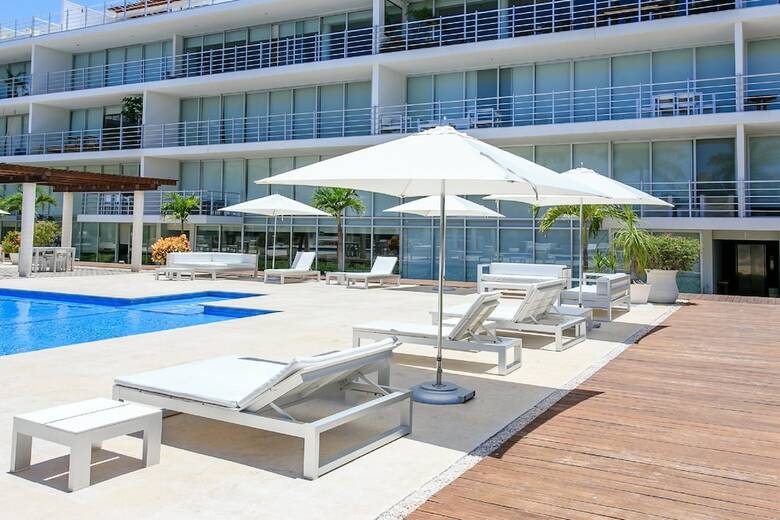 Aparthotel Luxury Condos At Magia