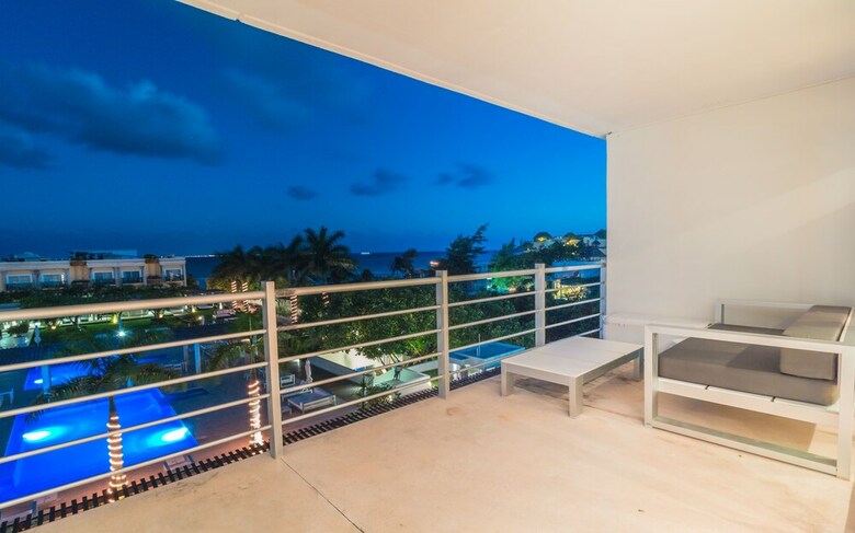 Aparthotel Luxury Condos At Magia