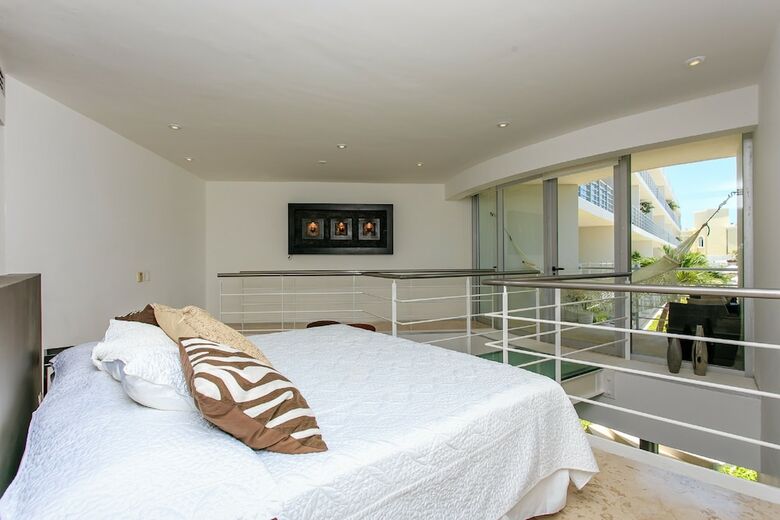 Aparthotel Luxury Condos At Magia