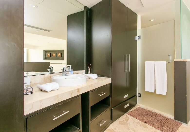 Aparthotel Luxury Condos At Magia