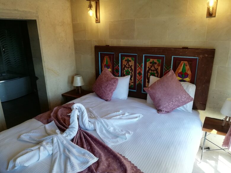 Cronos Cappadocia Cave Hotel
