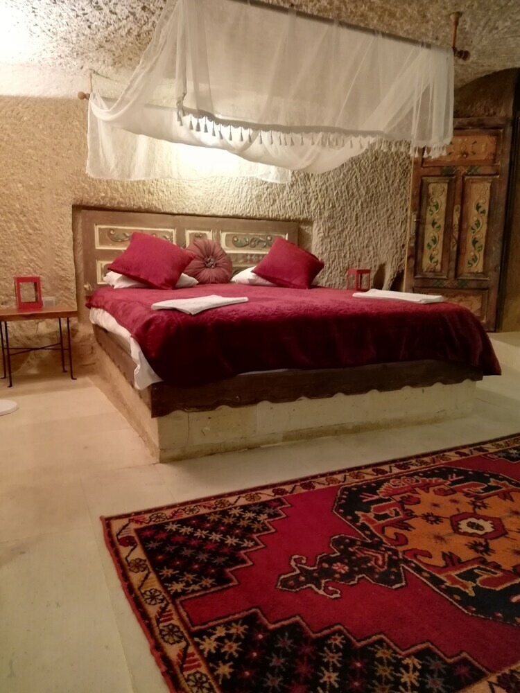 Cronos Cappadocia Cave Hotel