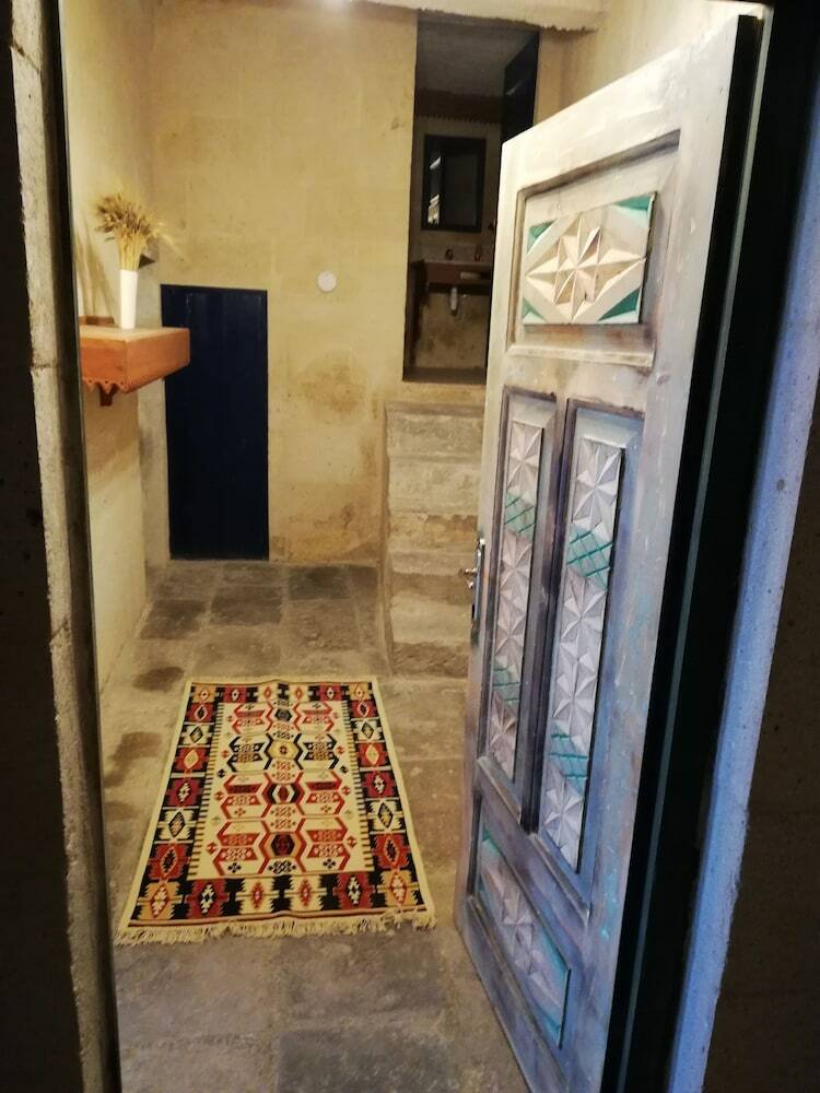 Cronos Cappadocia Cave Hotel