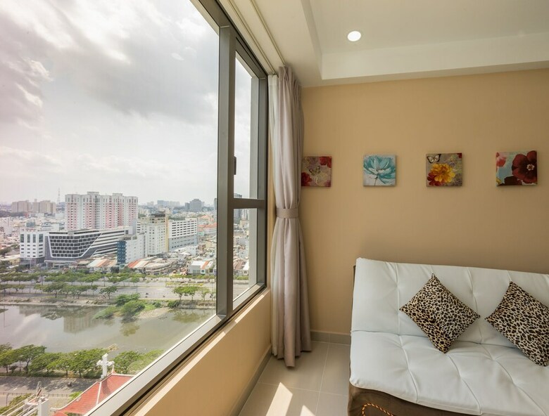 Apartamentos June Home