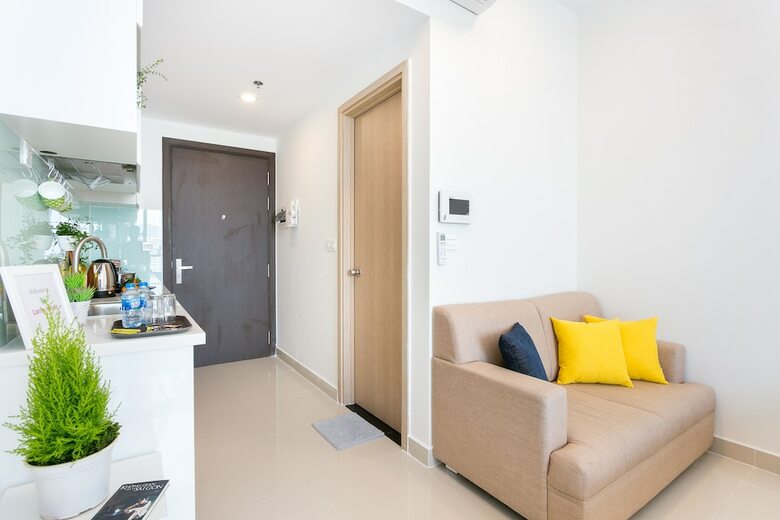 Apartamentos June Home