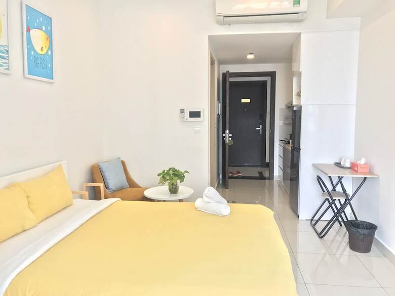 Apartamentos June Home