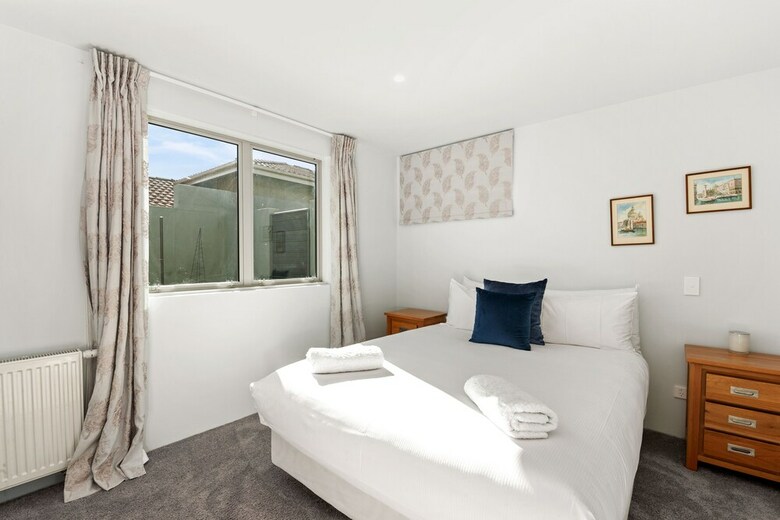 Hostal Linger Lakeside