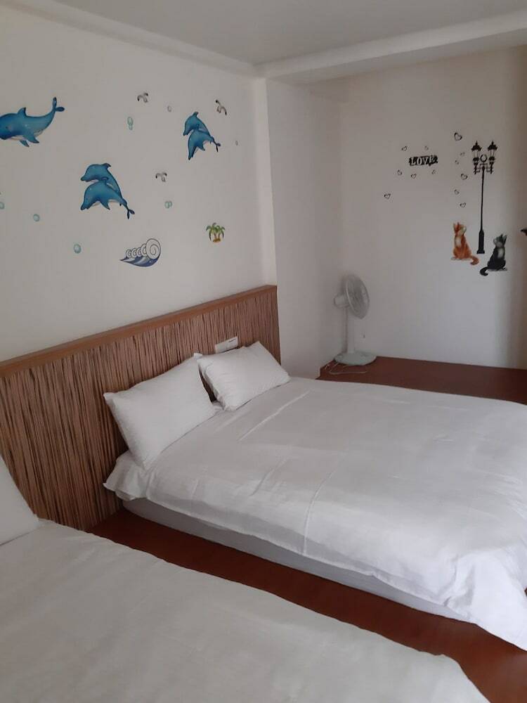 Bed & Breakfast Surfing Holiday