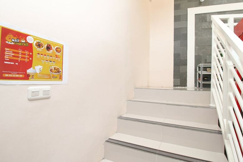 Hotel Airy Eco Syariah Bulusan Selatan Raya 46 Semarang