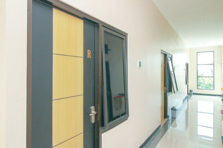 Hotel Airy Eco Syariah Bulusan Selatan Raya 46 Semarang
